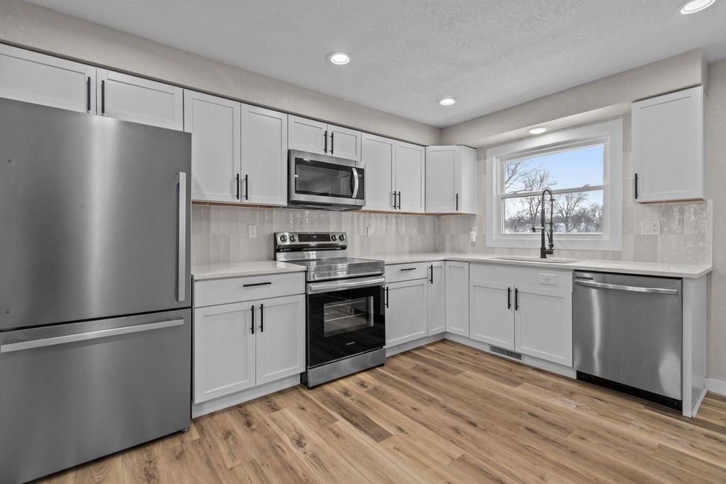 Photo of 216 Plummer AVENUE, Neenah, WI 54956 (MLS # 50319627)