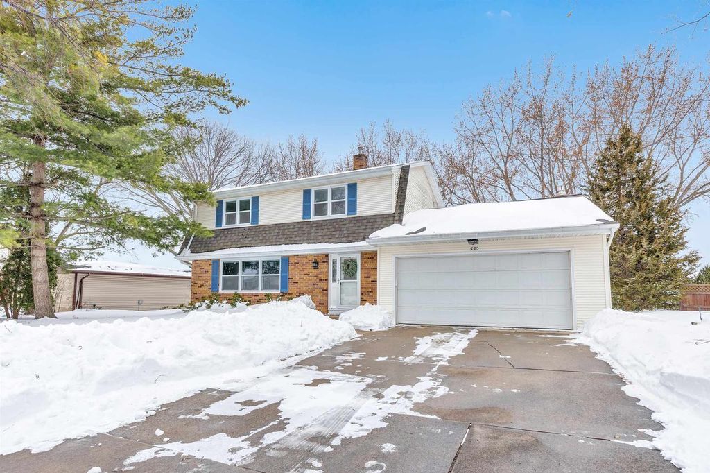 Photo of 550 Edelweiss DRIVE, Green Bay, WI 54302 (MLS # 50322418)