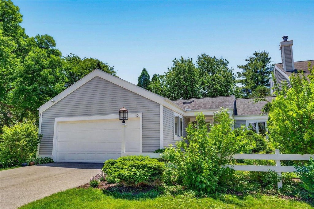Photo of 15 Oak Creek DRIVE, Madison, WI 53717 (MLS # 2025790)