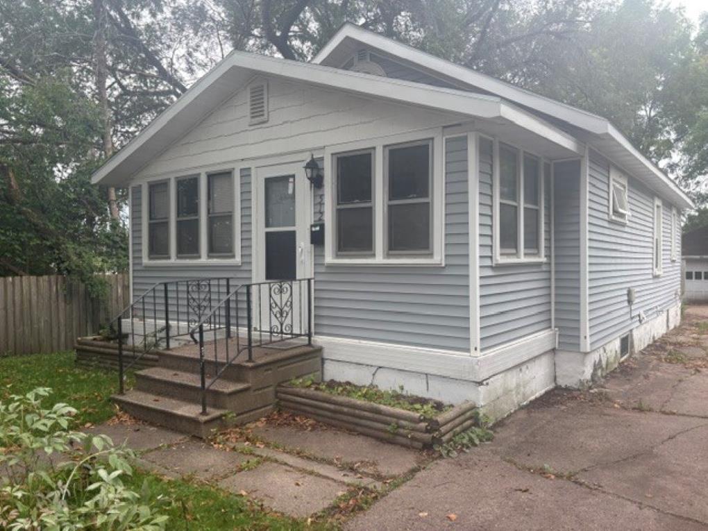 Photo of 512 Nina AVENUE, Wausau, WI 54403 (MLS # 22604648)