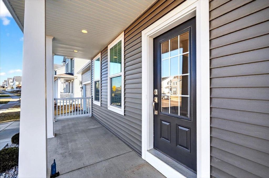 Photo of 533 Redan DRIVE, Verona, WI 53593 (MLS # 2016842)