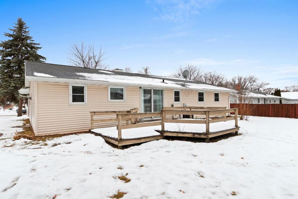 Photo of 1360 Glen ROAD, Ashwaubenon, WI 54313 (MLS # 50319310)