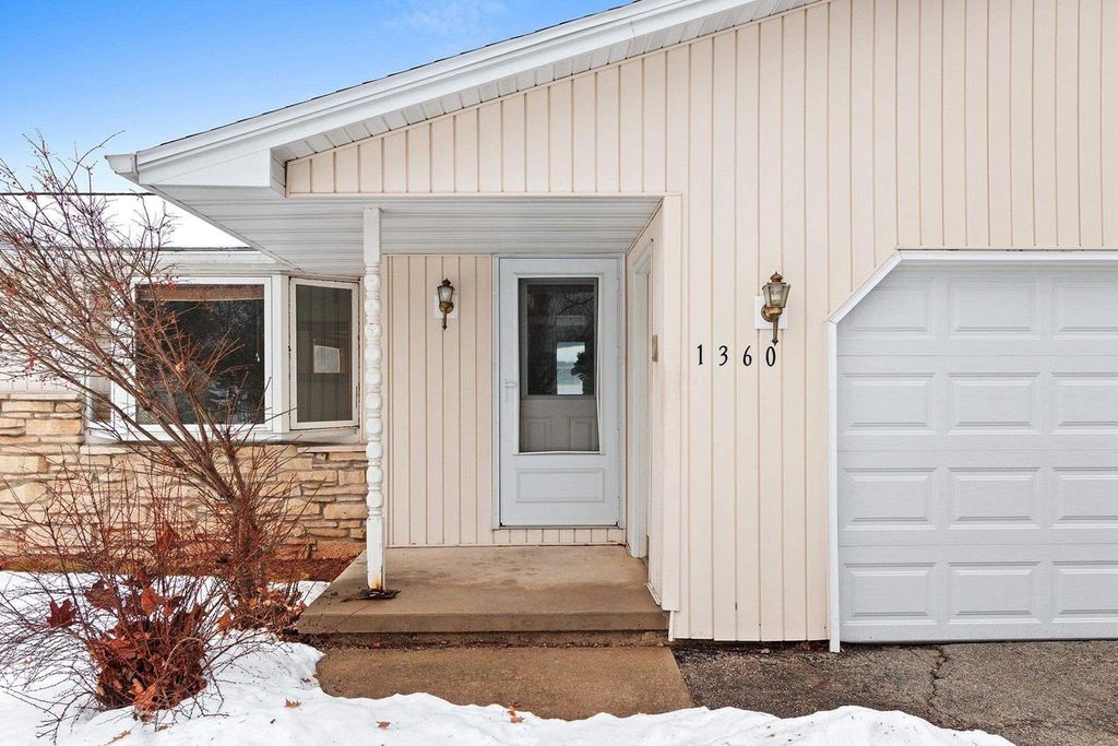 Photo of 1360 Glen ROAD, Ashwaubenon, WI 54313 (MLS # 50319310)