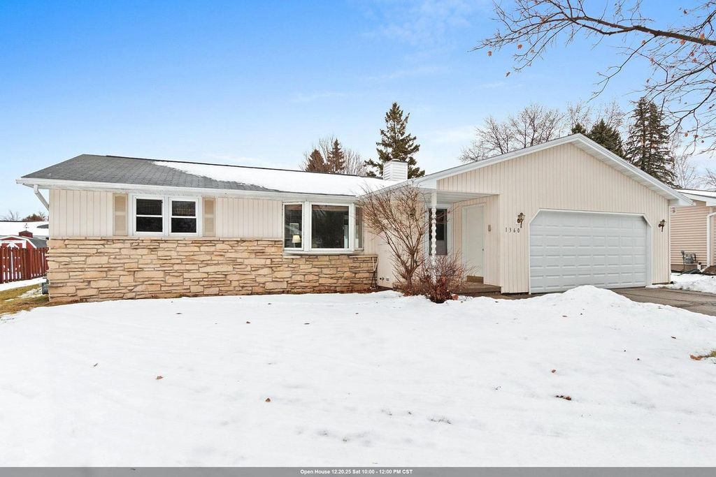 Photo of 1360 Glen ROAD, Ashwaubenon, WI 54313 (MLS # 50319310)