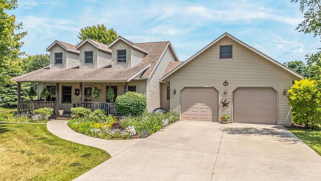 Photo of 1428 N 12th PLACE, Sturgeon Bay, WI 54235 (MLS # 50329934)