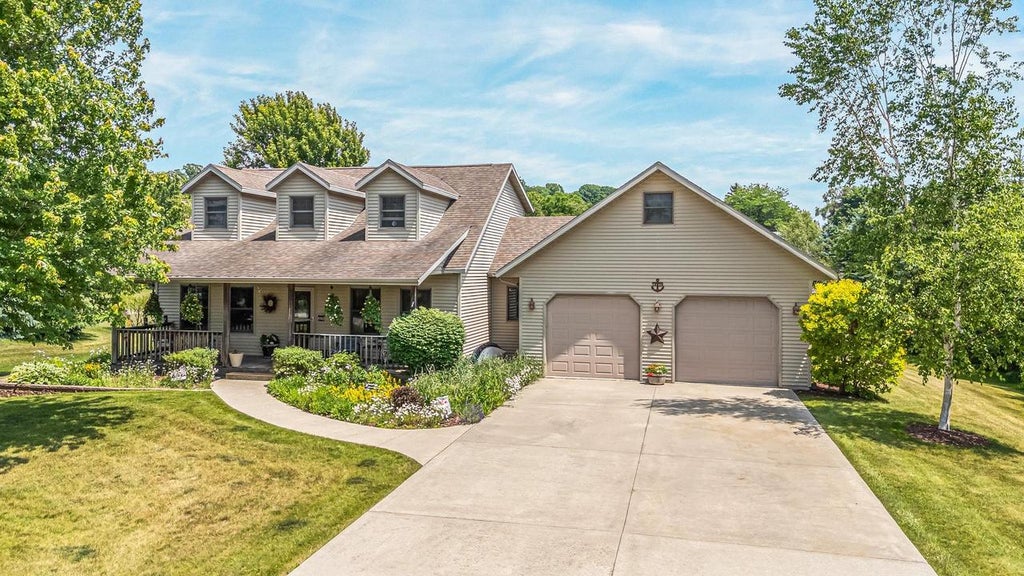 Photo of 1428 N 12th PLACE, Sturgeon Bay, WI 54235 (MLS # 50329934)