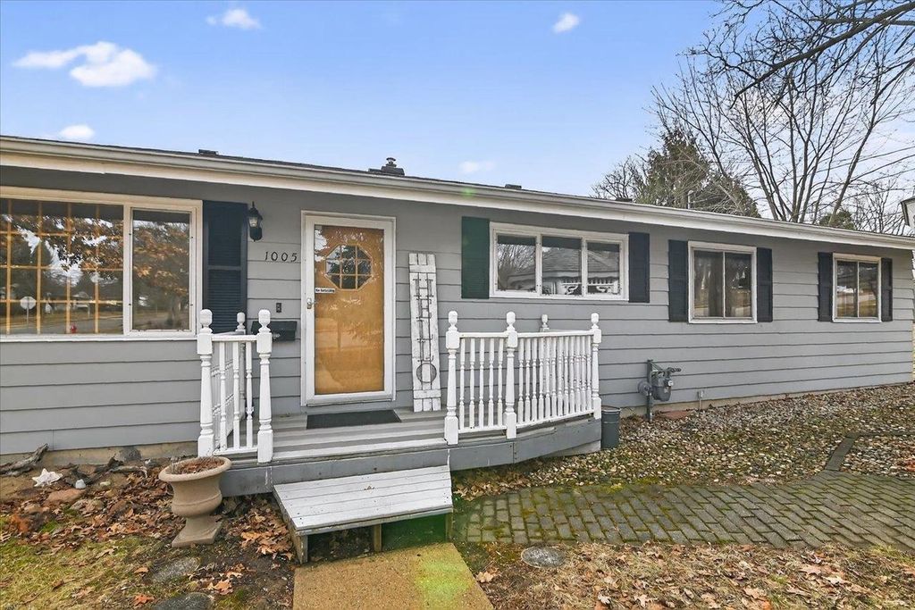 Photo of 1005 Tompkins DRIVE, Madison, WI 53716 (MLS # 2017767)