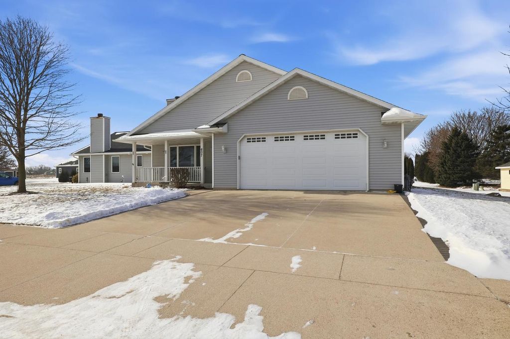 Photo of 607 S 2nd STREET, Cedar Grove, WI 53013 (MLS # 1948100)