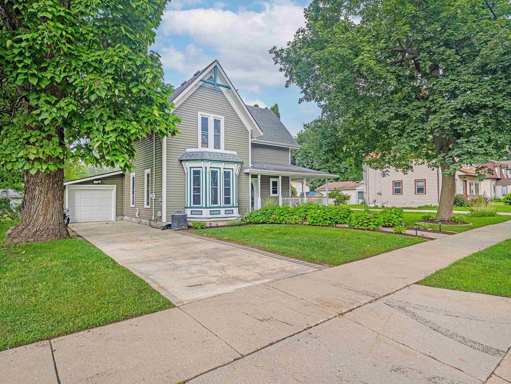 Photo of 215 CHURCH STREET, Brooklyn, WI 53521 (MLS # 2030541)