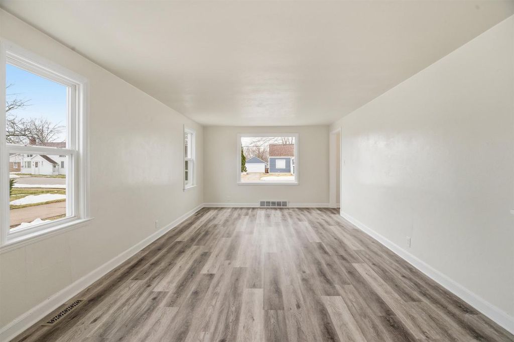 Photo of 831 Martin STREET, Menasha, WI 54952 (MLS # 50322816)