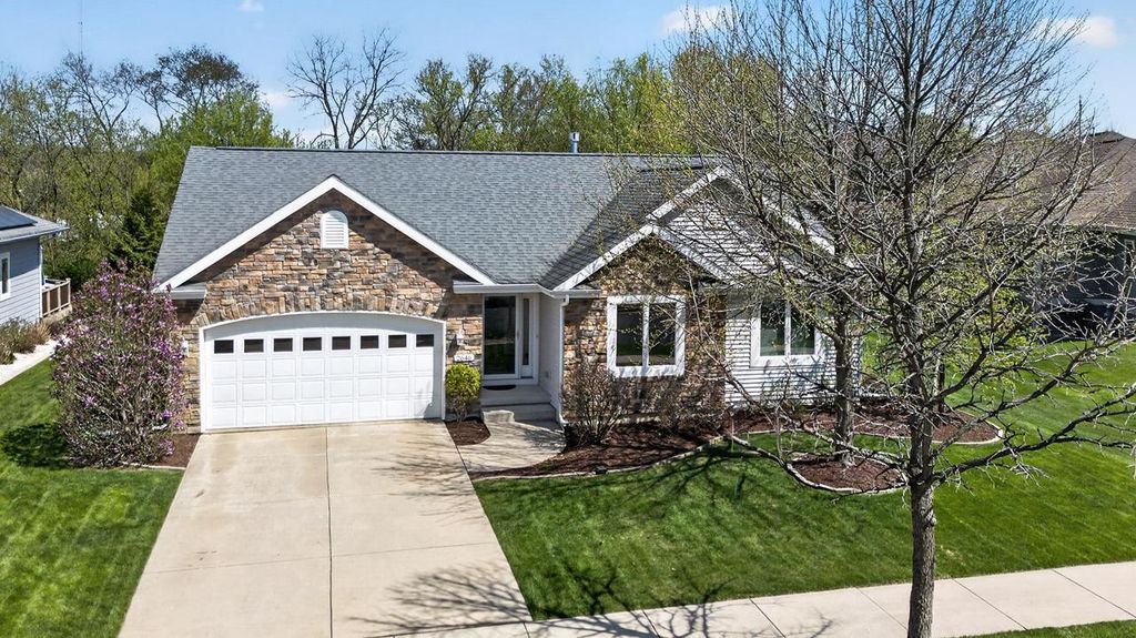 Photo of 2646 Saw Tooth DRIVE, Fitchburg, WI 53711 (MLS # 2020906)
