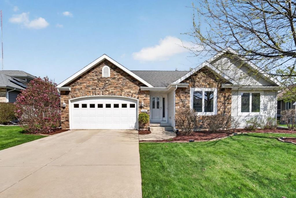 Photo of 2646 Saw Tooth DRIVE, Fitchburg, WI 53711 (MLS # 2020906)