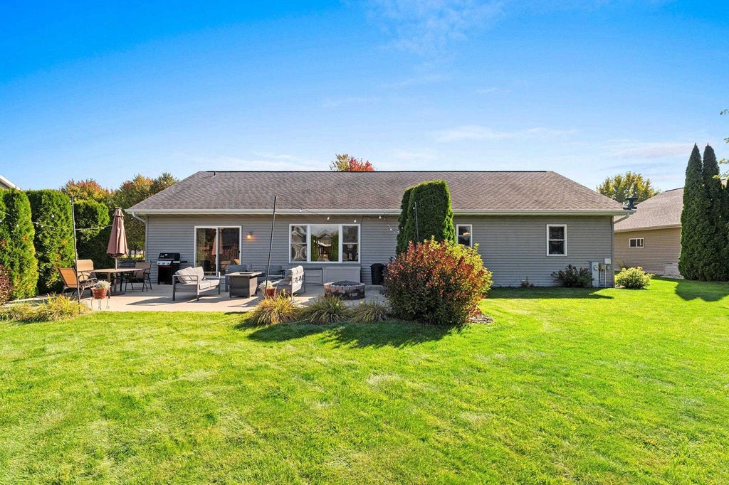 Photo of 231 Winchester DRIVE, Seymour, WI 54165 (MLS # 50333412)