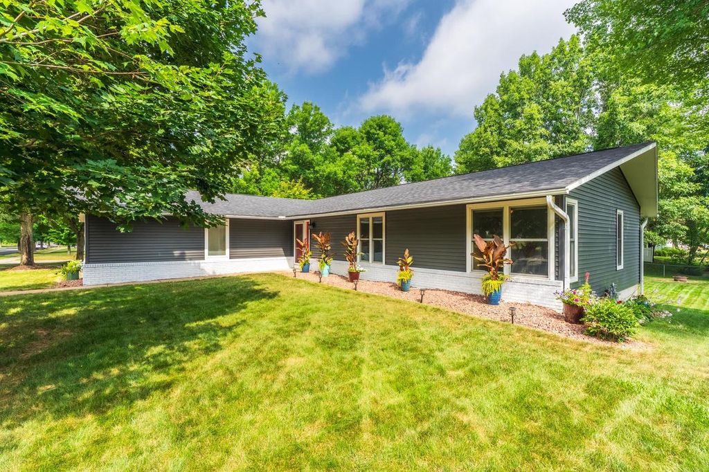 Photo of 1304 Maple Hill ROAD, Wausau, WI 54403 (MLS # 22603419)