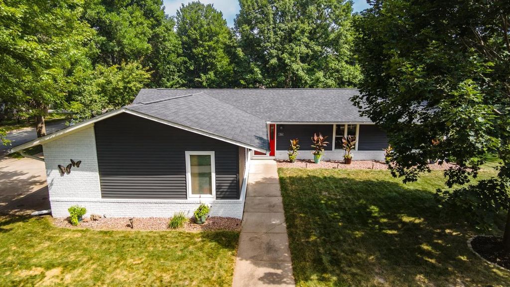 Photo of 1304 Maple Hill ROAD, Wausau, WI 54403 (MLS # 22603419)
