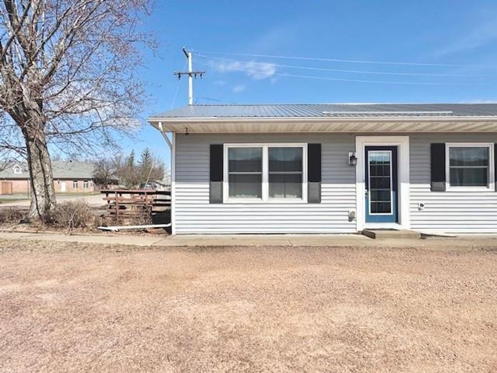 Photo of 7 Hewett STREET #6, Neillsville, WI 54456 (MLS # 1599838)