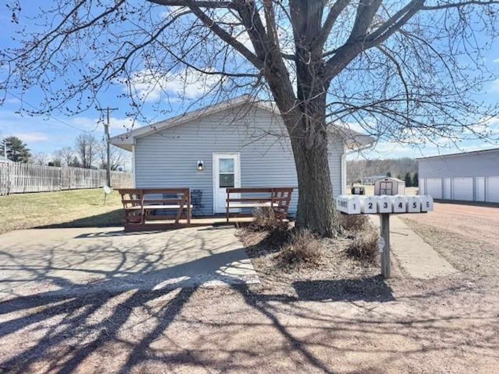 Photo of 7 Hewett STREET #6, Neillsville, WI 54456 (MLS # 1599838)