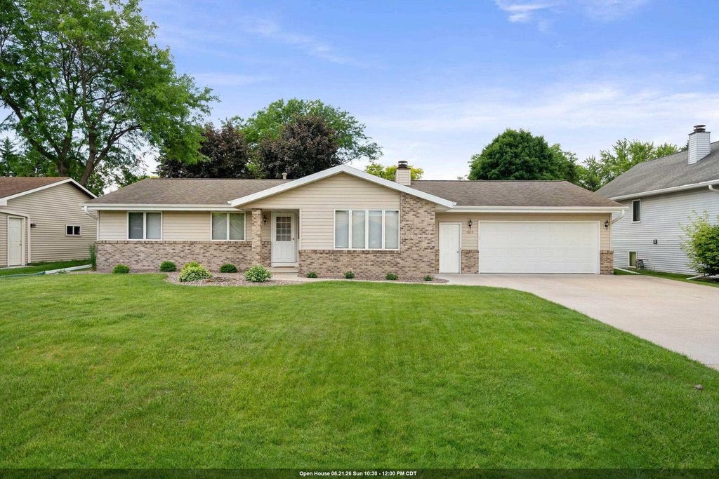 Photo of 2615 W Sunnyview CIRCLE, Appleton, WI 54914 (MLS # 50327658)