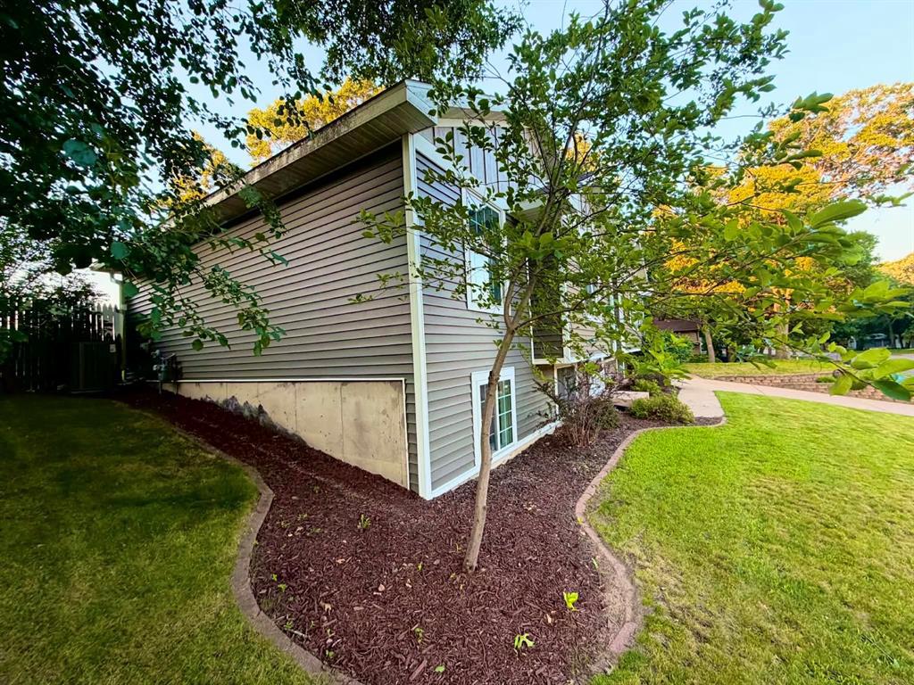 Photo of 718 Farr COURT, Eau Claire, WI 54701 (MLS # 1603328)