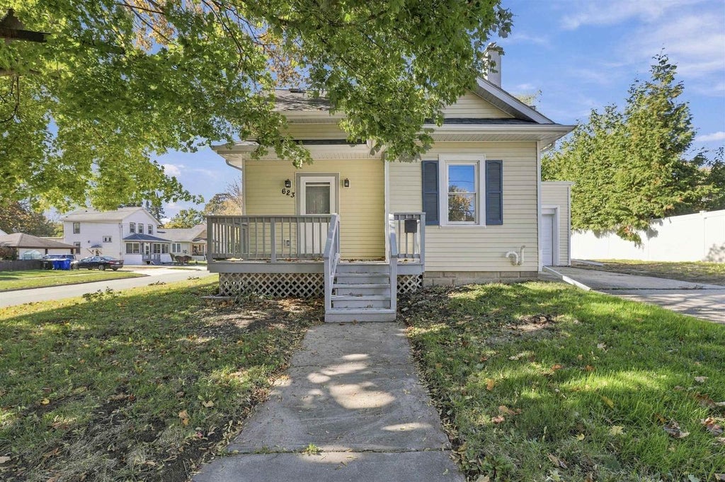 Photo of 623 S Locust STREET, Appleton, WI 54914 (MLS # 50334728)