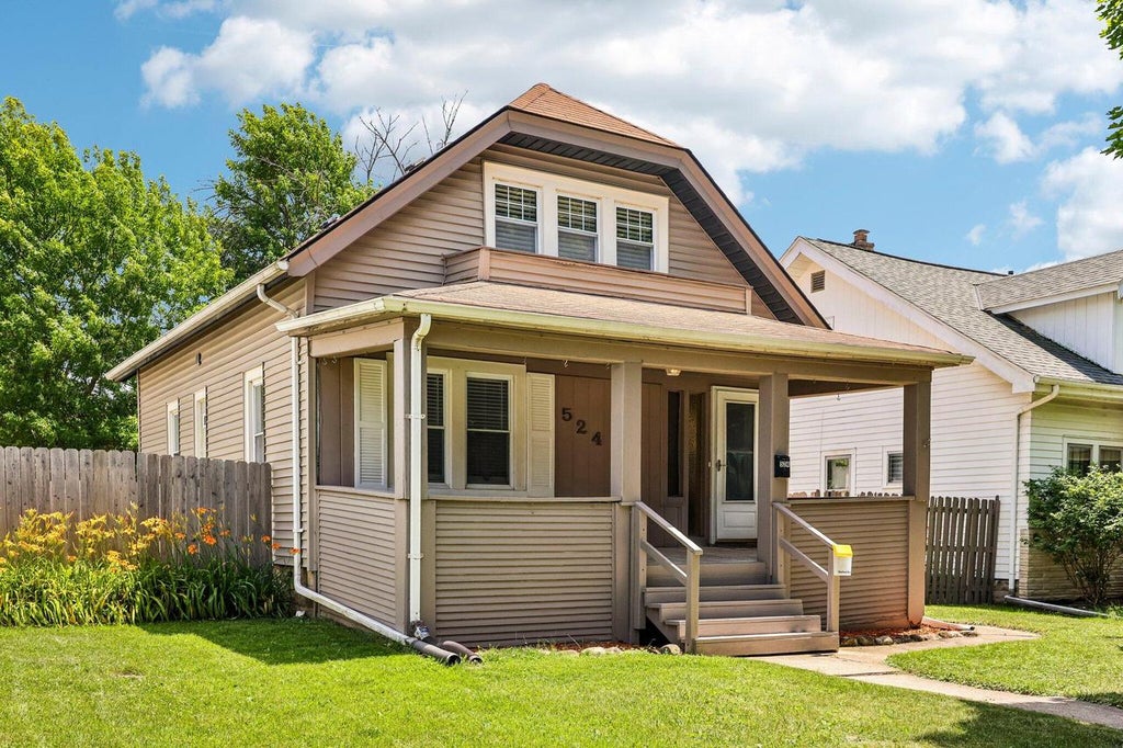 Photo of 524 S Oak Park COURT, Milwaukee, WI 53214 (MLS # 1980864)