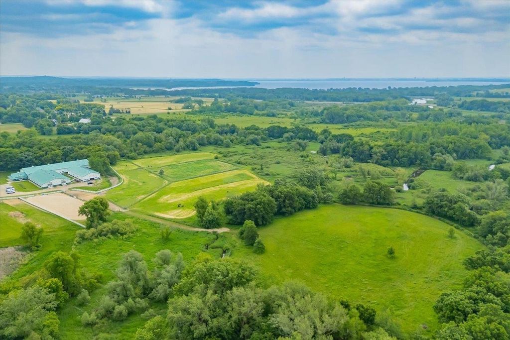Photo of 5500 Surrey LANE, Waunakee, WI 53597 (MLS # 2023902)