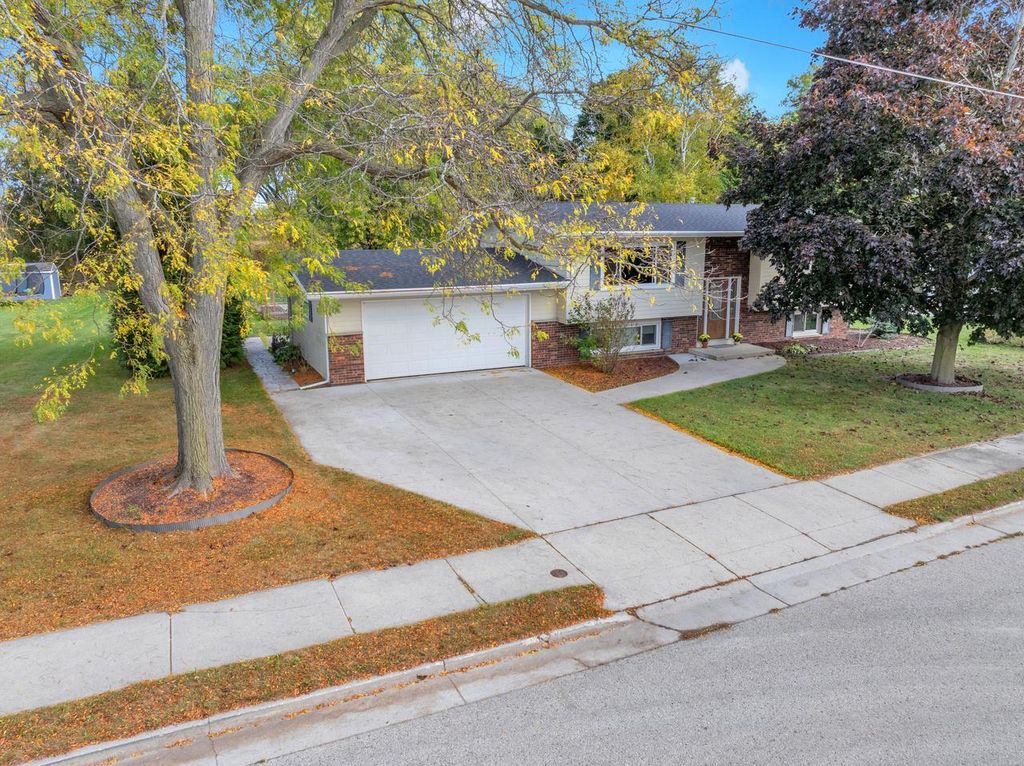 Photo of 615 S 10th STREET, Oostburg, WI 53070 (MLS # 1939409)