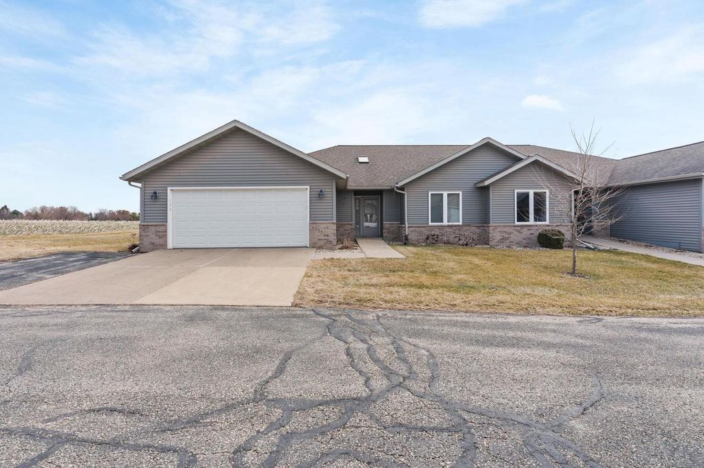 Photo of 126 Jennifer CIRCLE, Mount Horeb, WI 53572 (MLS # 2018219)