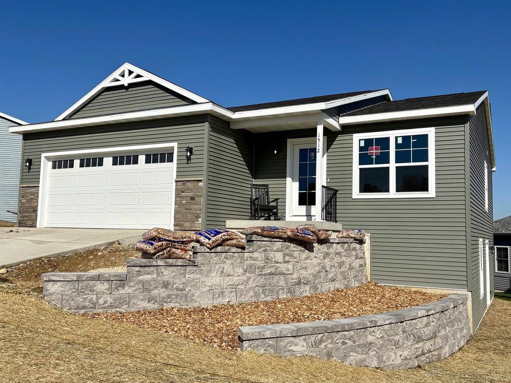 Photo of 1512 Wedgewood DRIVE, Watertown, WI 53098 (MLS # 2010092)