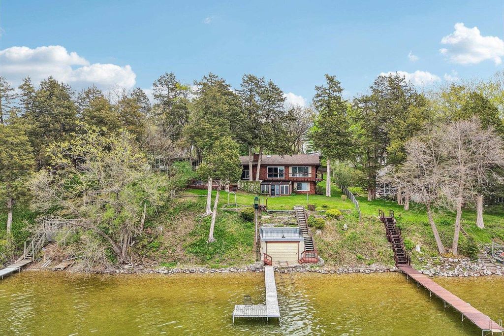 Photo of 814 Highland ROAD, Lake Mills, WI 53551 (MLS # 2022374)