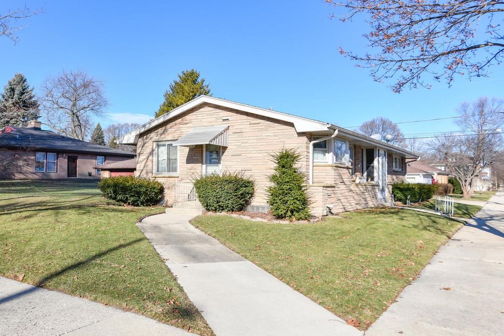 Photo of 4865 S Swift AVENUE, Cudahy, WI 53110 (MLS # 1947323)
