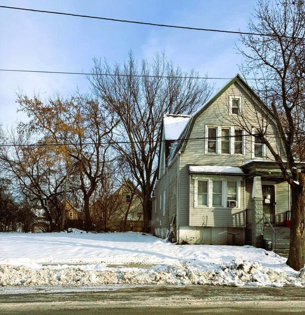 Photo of 2814 N 12th STREET, Milwaukee, WI 53206 (MLS # 1948752)