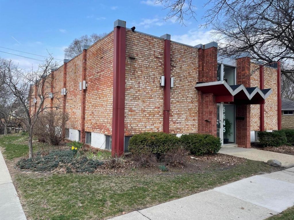 Photo of 5645 N Green Bay AVENUE, Glendale, WI 53209 (MLS # 1961036)