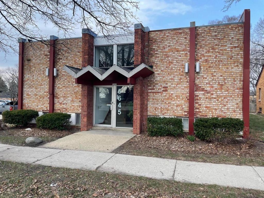 Photo of 5645 N Green Bay AVENUE, Glendale, WI 53209 (MLS # 1961036)