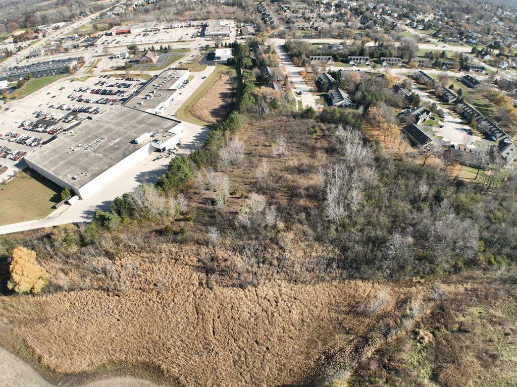 Photo of Lt7 W Terrace DRIVE, Franklin, WI 53132 (MLS # 1942850)