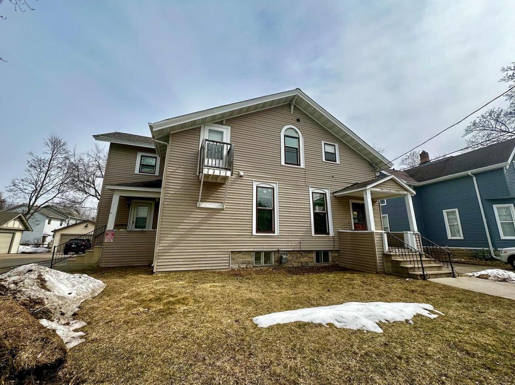 Photo of 556 Jefferson STREET, Oshkosh, WI 54901 (MLS # 50322653)