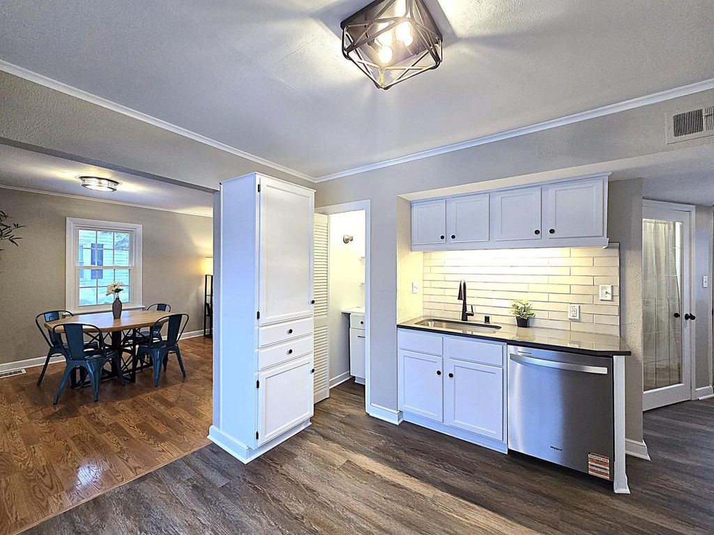 Photo of 3656 S 46th PLACE, Greenfield, WI 53220 (MLS # 1944884)