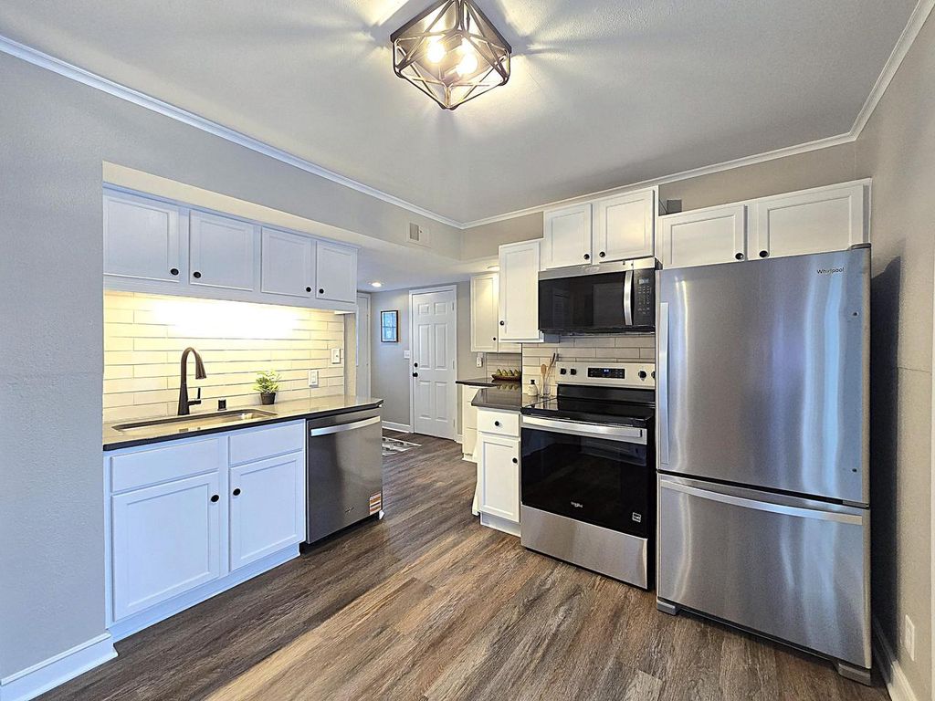 Photo of 3656 S 46th PLACE, Greenfield, WI 53220 (MLS # 1944884)