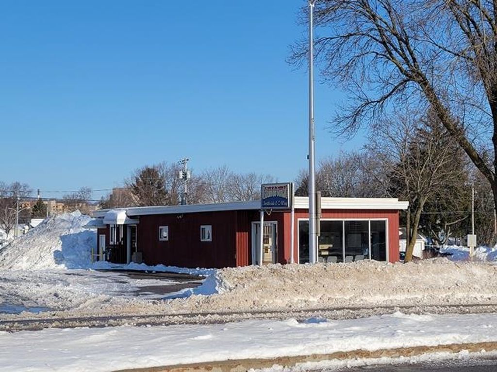 Photo of 410 &amp; 412 N Central AVENUE, Marshfield, WI 54449 (MLS # 22601119)