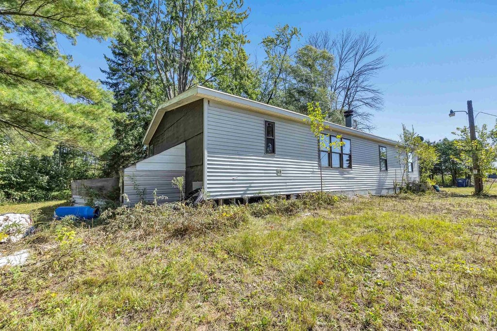 Photo of W5364 State Highway 22, Shawano, WI 54166 (MLS # 50332784)