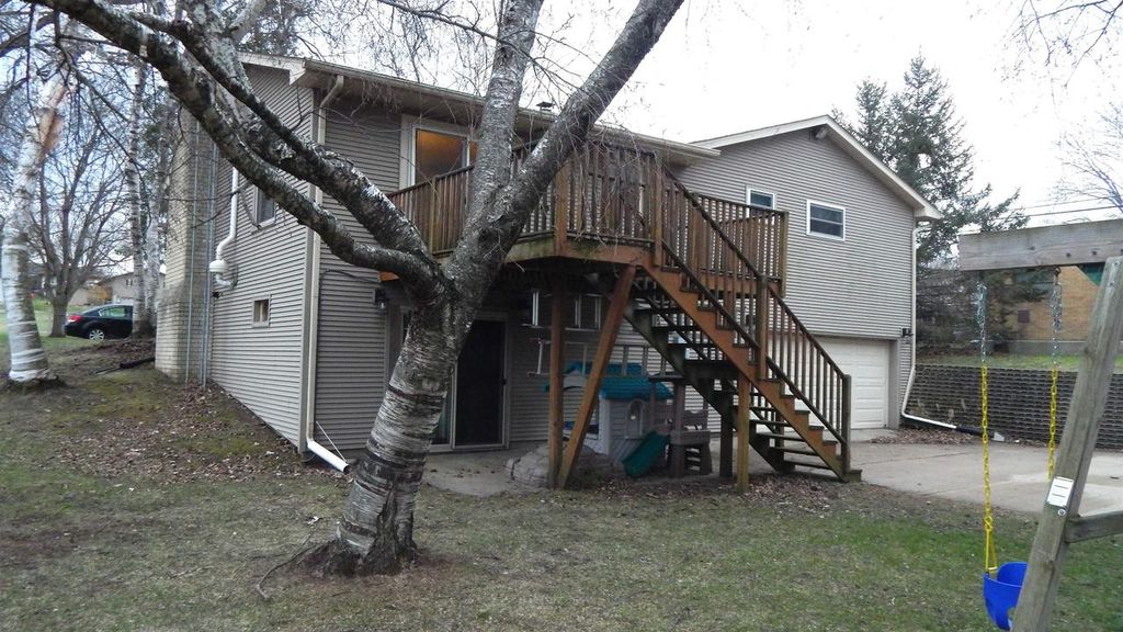 Photo of 416 W Clarence STREET, Dodgeville, WI 53533 (MLS # 2020322)