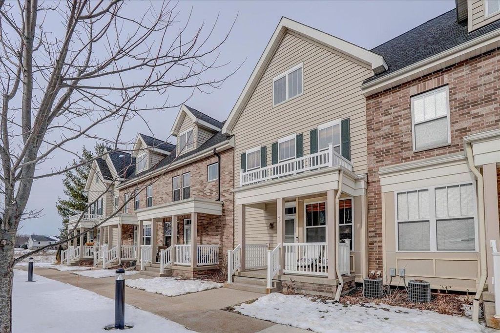 Photo of 41 S Gardens WAY #41, Fitchburg, WI 53711 (MLS # 2015847)