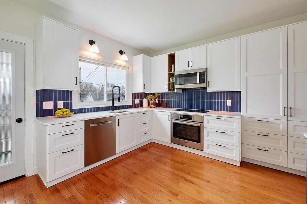 Photo of 2214 S Woodward STREET, Milwaukee, WI 53207 (MLS # 1961100)