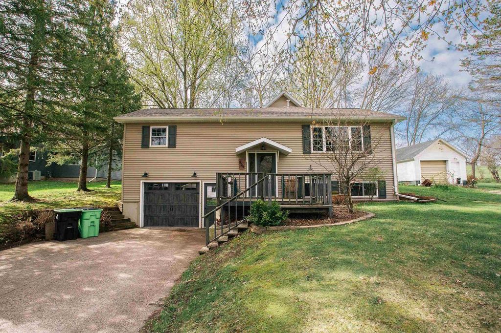Photo of 404 E 2nd STREET, Neillsville, WI 54456 (MLS # 22601753)