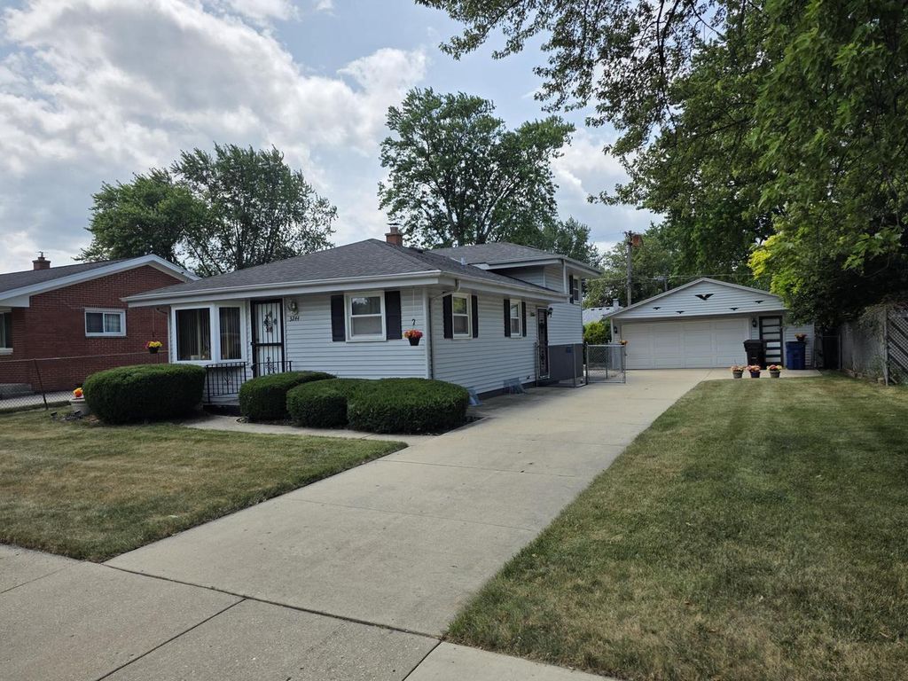 Photo of 3244 Debra LANE, Racine, WI 53403 (MLS # 1972280)