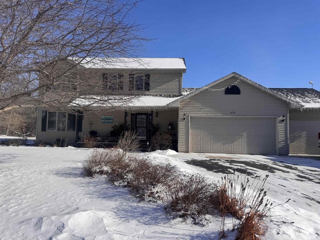Photo of 833 Woodland CIRCLE, Waupaca, WI 54981 (MLS # 50320157)