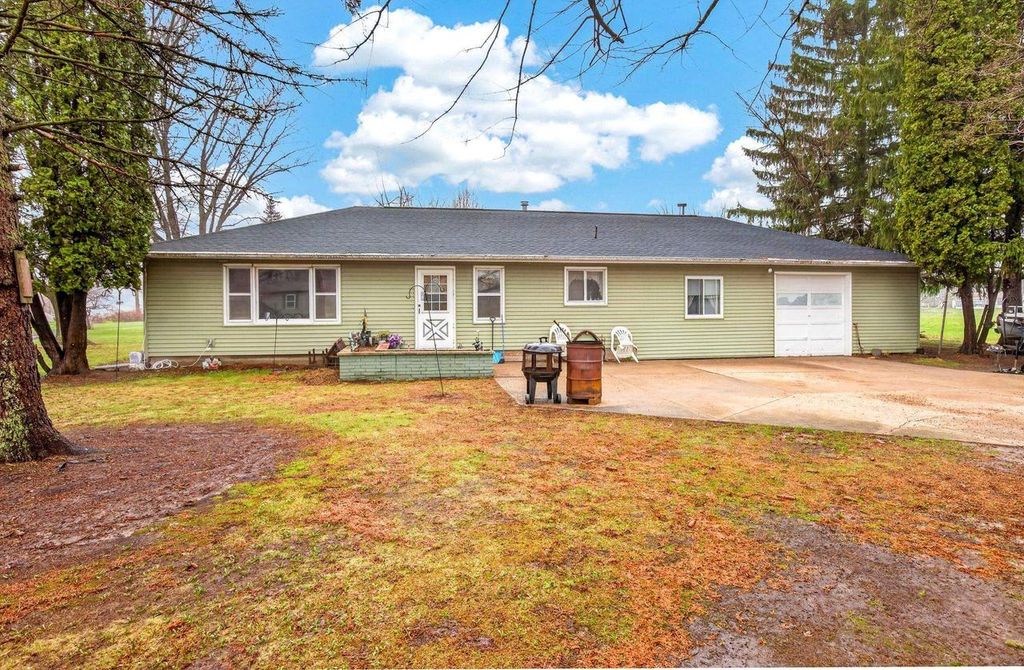 Photo of N5121 36th DRIVE, Fremont, WI 54940 (MLS # 50323855)
