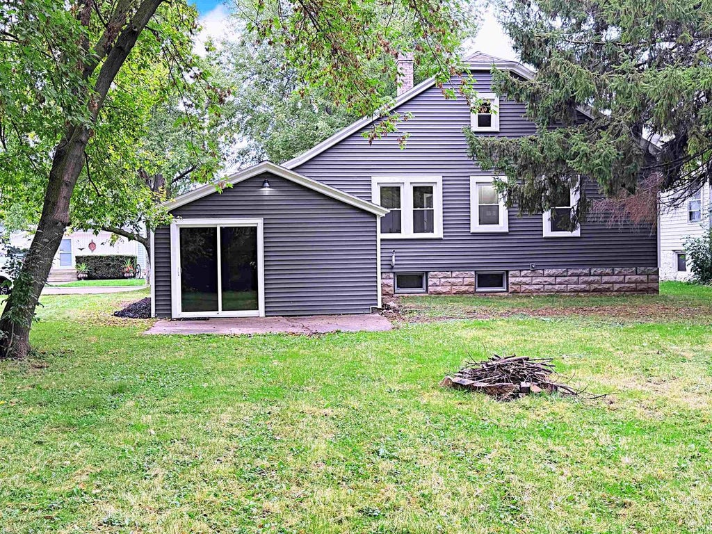 Photo of 425 Monroe STREET, Neenah, WI 54956 (MLS # 50333657)