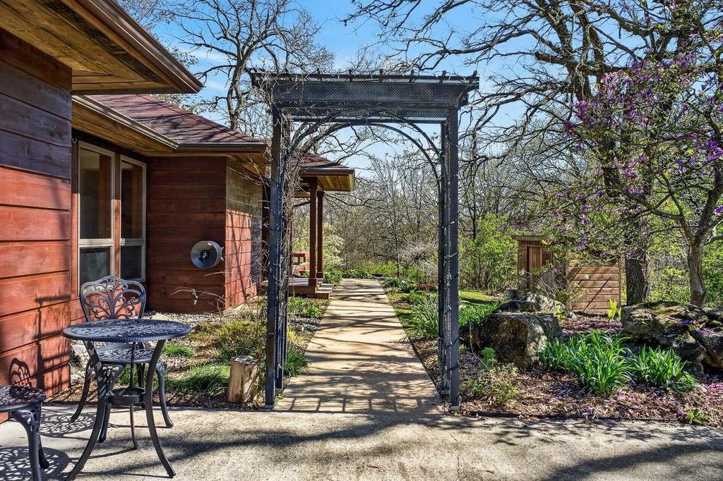 Photo of 5765 Mill ROAD, Dodgeville, WI 53533 (MLS # 2021787)