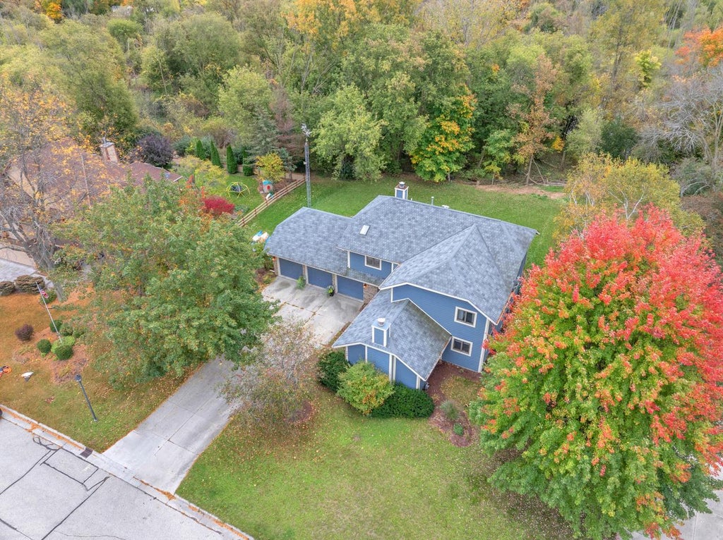 Photo of 705 River Oaks DRIVE, Sheboygan Falls, WI 53085 (MLS # 1984919)
